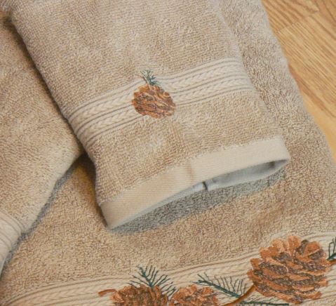 Pinecone Branch Linen Towel Collection - Image 4