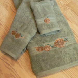 Pinecone Branch Moss Towel Collection